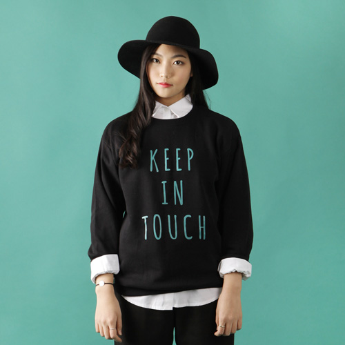 [UNISEX] KEEP IN TOUCH 맨투맨 (블랙)